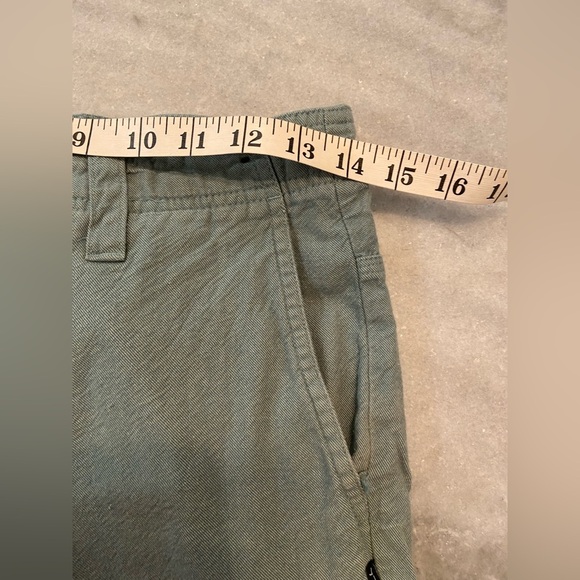 O’Neill Mens Size 28” Sage Green 8” Inseam Chino Bermuda Shorts Logo Pockets Zip - Picture 10 of 12